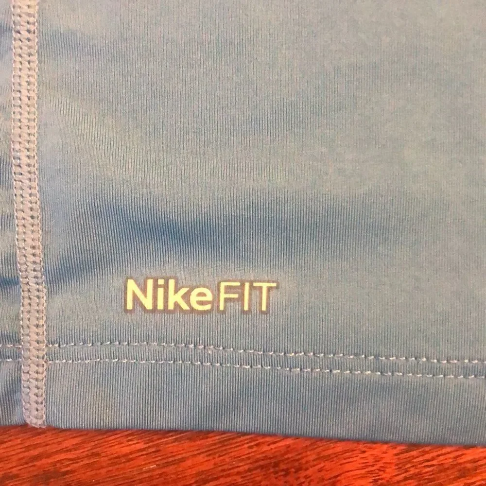 Womens Nike pro work out top